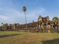 Auf dem Gelände vor der Tempelmauer - Angkor Wat - Kambodscha